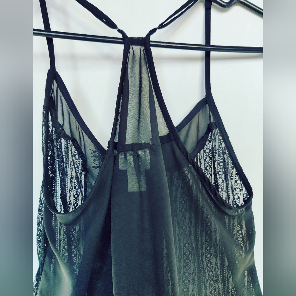 DAYTRIP *M* RACERBACK ADJUSTABLE LACE SHEER LAYERABLE TANK TOP 🫶 - Picture 2 of 7